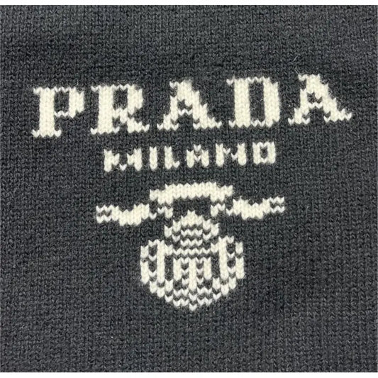 Prada – Écharpe Logo en Cachemire Noir